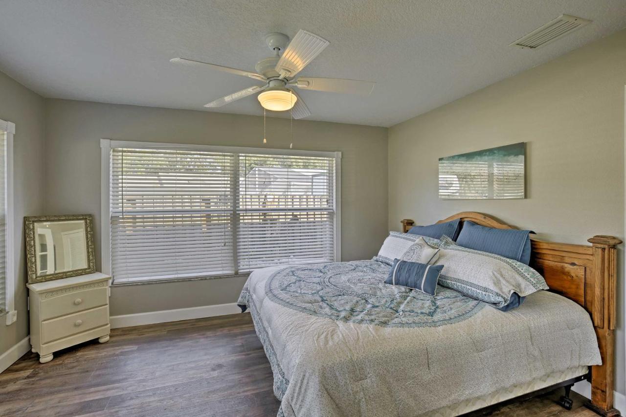 Villa Waterfront Gem With Pool, Dock And Lanai In Tampa! Exterior foto